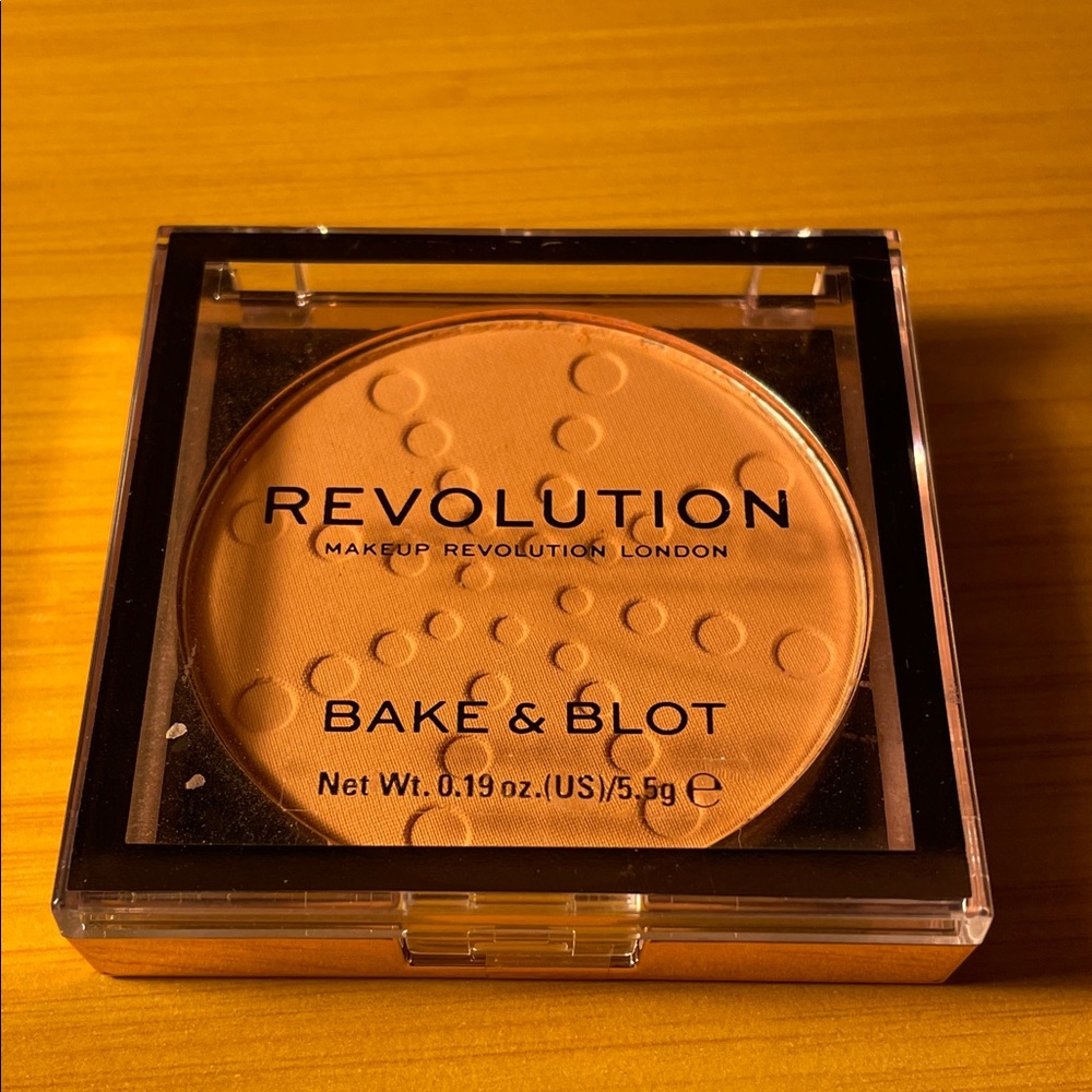 Revolution Makeup Bake & Blot Powder - Warm Tan